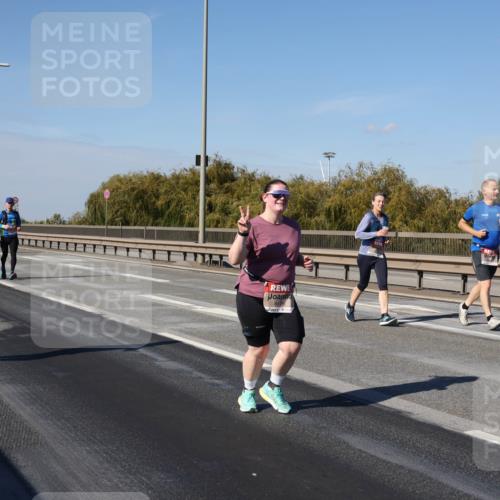 03.10.2025 - Köhlbrandbrückenlauf Julia Fischer http://msf.ph/oto/9016592 03.10.2025 13:19:07 Position 3 6179 meine-sportfotos.de