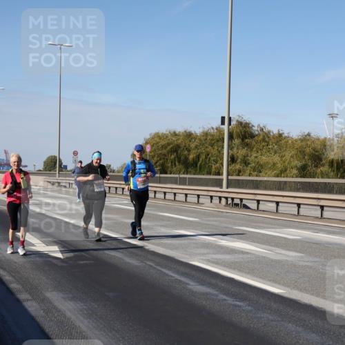 03.10.2025 - Köhlbrandbrückenlauf Julia Fischer http://msf.ph/oto/9016605 03.10.2025 13:19:10 Position 3  meine-sportfotos.de