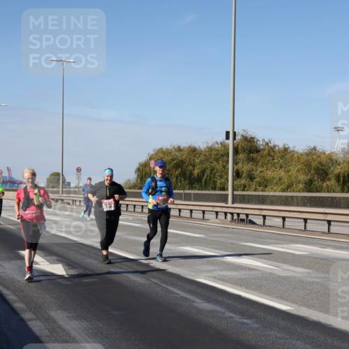 03.10.2025 - Köhlbrandbrückenlauf Julia Fischer http://msf.ph/oto/9016609 03.10.2025 13:19:11 Position 3  meine-sportfotos.de
