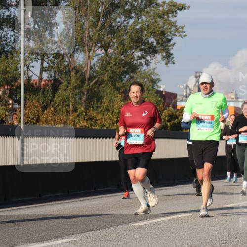 03.10.2025 - Köhlbrandbrückenlauf Luisa Fischer http://msf.ph/oto/9016613 03.10.2025 11:02:22 Position 3 1883, 3265, 1712 meine-sportfotos.de