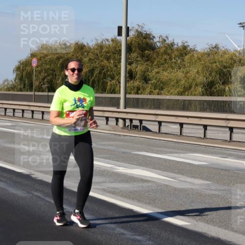 03.10.2025 - Köhlbrandbrückenlauf Julia Fischer http://msf.ph/oto/9016630 03.10.2025 13:19:20 Position 3 12, 5, 1 meine-sportfotos.de