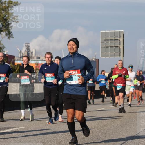 03.10.2025 - Köhlbrandbrückenlauf Luisa Fischer http://msf.ph/oto/9016631 03.10.2025 11:02:23 Position 3 3265, 1712, 2876, 1850 meine-sportfotos.de
