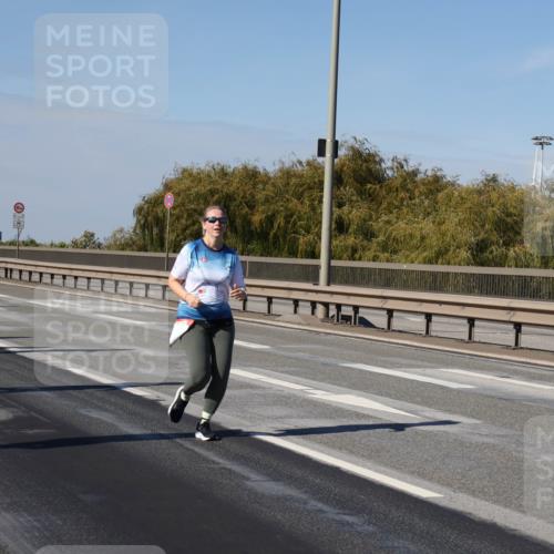 03.10.2025 - Köhlbrandbrückenlauf Julia Fischer http://msf.ph/oto/9016641 03.10.2025 13:19:29 Position 3  meine-sportfotos.de