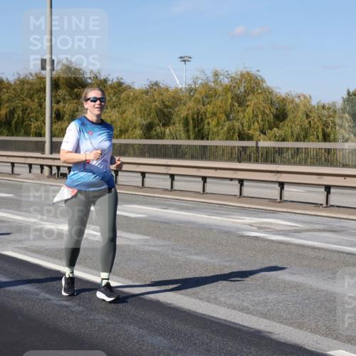 03.10.2025 - Köhlbrandbrückenlauf Julia Fischer http://msf.ph/oto/9016648 03.10.2025 13:19:30 Position 3  meine-sportfotos.de