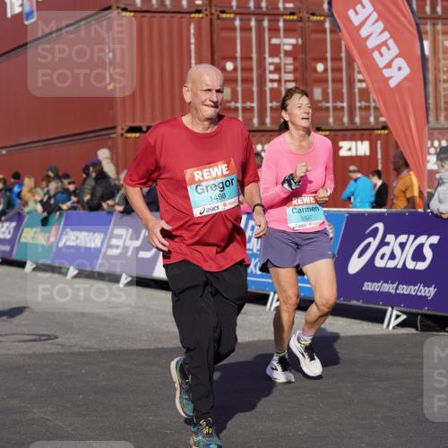 03.10.2025 - Köhlbrandbrückenlauf Michael Burmester http://msf.ph/oto/9016652 03.10.2025 10:15:59 Ziel 1276, 1498, 1530, 1907, 2064, 2392, 2878, 2957, 3063, 3327, 3459, 3507, 3727, 3751 meine-sportfotos.de
