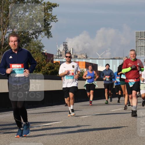 03.10.2025 - Köhlbrandbrückenlauf Luisa Fischer http://msf.ph/oto/9016660 03.10.2025 11:02:26 Position 3 1835, 712, 24 meine-sportfotos.de