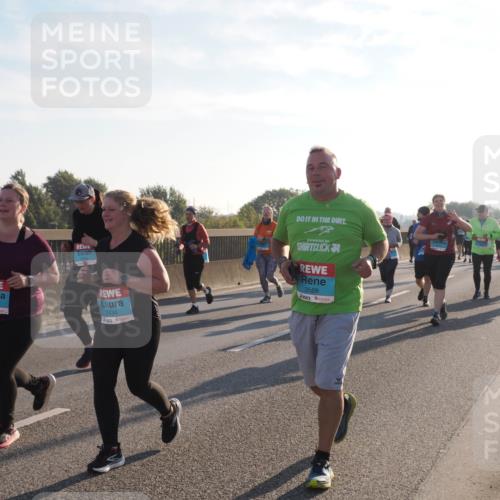 03.10.2025 - Köhlbrandbrückenlauf Fabian Wolf http://msf.ph/oto/9016662 03.10.2025 09:26:14 Position 3 2438, 2434, 3588 meine-sportfotos.de