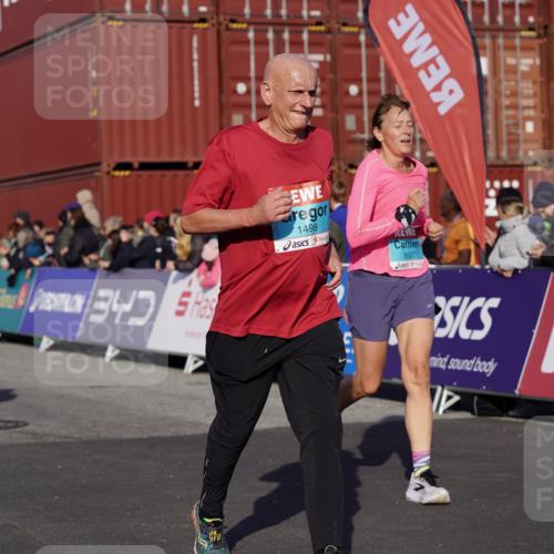 03.10.2025 - Köhlbrandbrückenlauf Michael Burmester http://msf.ph/oto/9016665 03.10.2025 10:15:59 Ziel 1276, 1498, 1530, 1907, 2064, 2392, 2878, 2957, 3063, 3327, 3459, 3507, 3727, 3751 meine-sportfotos.de