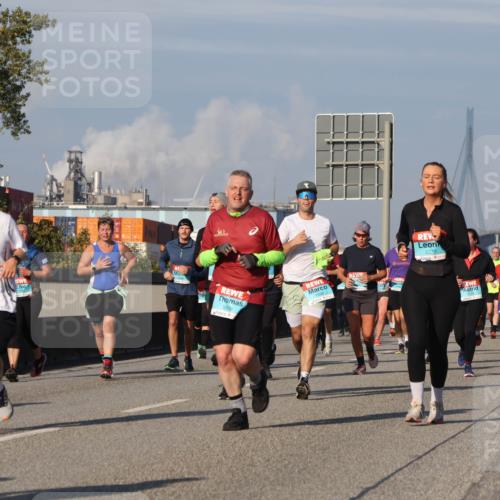 03.10.2025 - Köhlbrandbrückenlauf Luisa Fischer http://msf.ph/oto/9016671 03.10.2025 11:02:28 Position 3 24, 2836, 2800, 2270, 1778 meine-sportfotos.de