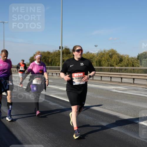 03.10.2025 - Köhlbrandbrückenlauf Julia Fischer http://msf.ph/oto/9016675 03.10.2025 13:19:36 Position 3 25, 5487 meine-sportfotos.de