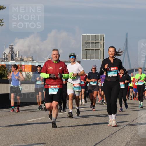 03.10.2025 - Köhlbrandbrückenlauf Luisa Fischer http://msf.ph/oto/9016676 03.10.2025 11:02:28 Position 3 2836, 2800, 1938, 2270 meine-sportfotos.de