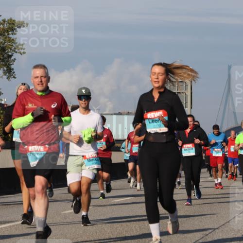 03.10.2025 - Köhlbrandbrückenlauf Luisa Fischer http://msf.ph/oto/9016695 03.10.2025 11:02:30 Position 3  meine-sportfotos.de