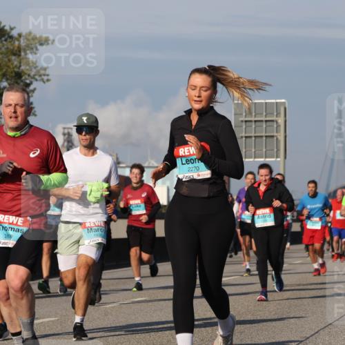 03.10.2025 - Köhlbrandbrückenlauf Luisa Fischer http://msf.ph/oto/9016701 03.10.2025 11:02:31 Position 3 2800, 1938, 2270, 1778 meine-sportfotos.de