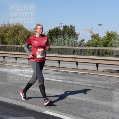 03.10.2025 - Köhlbrandbrückenlauf Julia Fischer http://msf.ph/oto/9016732 03.10.2025 13:20:00 Position 3 5230 meine-sportfotos.de