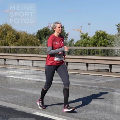 03.10.2025 - Köhlbrandbrückenlauf Julia Fischer http://msf.ph/oto/9016735 03.10.2025 13:20:00 Position 3 5230 meine-sportfotos.de