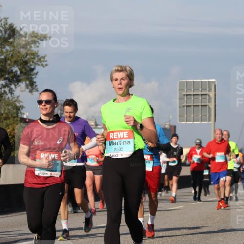 03.10.2025 - Köhlbrandbrückenlauf Luisa Fischer http://msf.ph/oto/9016758 03.10.2025 11:02:37 Position 3 2361, 1, 2502, 1920 meine-sportfotos.de