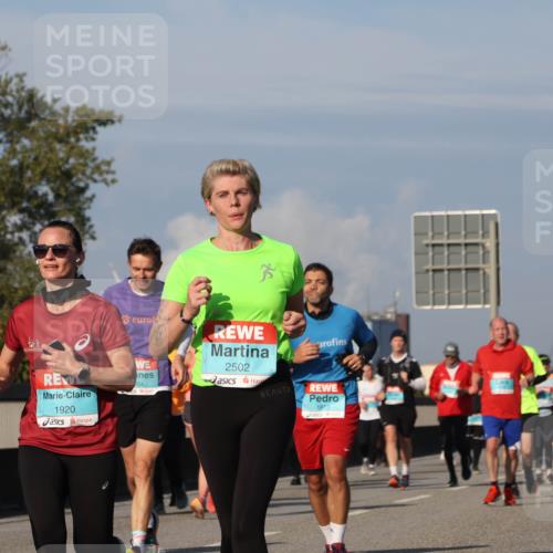 03.10.2025 - Köhlbrandbrückenlauf Luisa Fischer http://msf.ph/oto/9016761 03.10.2025 11:02:37 Position 3 2502, 1920, 1815 meine-sportfotos.de