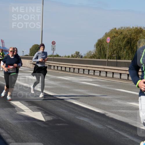 03.10.2025 - Köhlbrandbrückenlauf Julia Fischer http://msf.ph/oto/9016778 03.10.2025 13:20:15 Position 3 12, 5 meine-sportfotos.de
