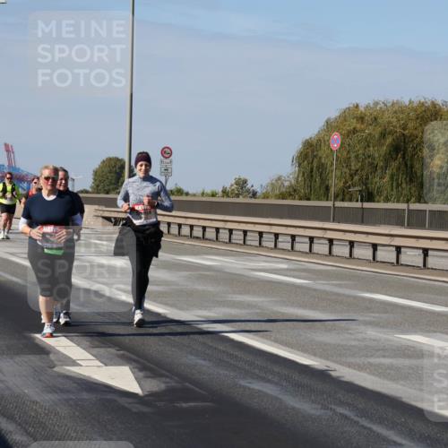 03.10.2025 - Köhlbrandbrückenlauf Julia Fischer http://msf.ph/oto/9016781 03.10.2025 13:20:16 Position 3 12, 5, 12, 5 meine-sportfotos.de