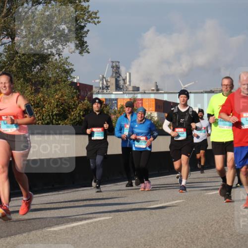 03.10.2025 - Köhlbrandbrückenlauf Luisa Fischer http://msf.ph/oto/9016796 03.10.2025 11:02:41 Position 3 1810, 1731, 3172 meine-sportfotos.de
