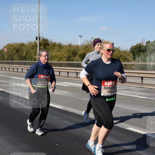 03.10.2025 - Köhlbrandbrückenlauf Julia Fischer http://msf.ph/oto/9016816 03.10.2025 13:20:21 Position 3 5620, 5253 meine-sportfotos.de
