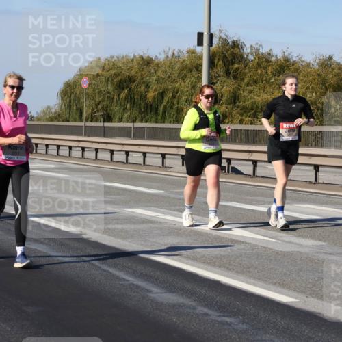 03.10.2025 - Köhlbrandbrückenlauf Julia Fischer http://msf.ph/oto/9016828 03.10.2025 13:20:30 Position 3 6711 meine-sportfotos.de