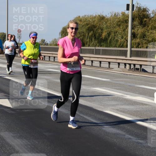 03.10.2025 - Köhlbrandbrückenlauf Julia Fischer http://msf.ph/oto/9016834 03.10.2025 13:20:31 Position 3 12, 3, 1, 3, 6711, 5232 meine-sportfotos.de