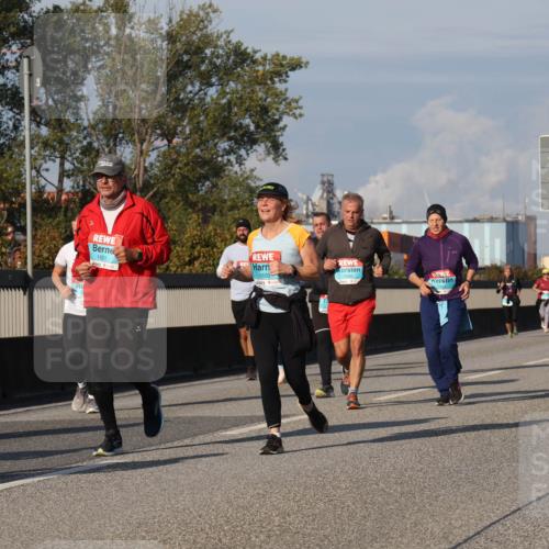 03.10.2025 - Köhlbrandbrückenlauf Luisa Fischer http://msf.ph/oto/9016864 03.10.2025 11:02:48 Position 3 1651, 1650, 1503 meine-sportfotos.de