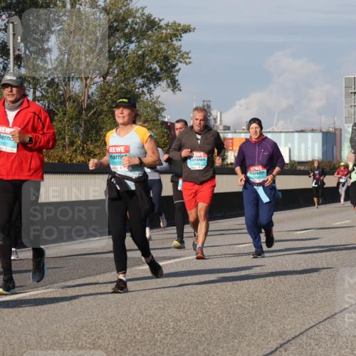 03.10.2025 - Köhlbrandbrückenlauf Luisa Fischer http://msf.ph/oto/9016872 03.10.2025 11:02:49 Position 3 1651, 1650, 2886, 1503 meine-sportfotos.de