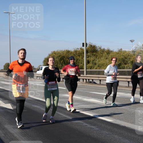 03.10.2025 - Köhlbrandbrückenlauf Julia Fischer http://msf.ph/oto/9016885 03.10.2025 13:20:38 Position 3 4944 meine-sportfotos.de