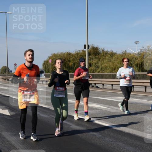 03.10.2025 - Köhlbrandbrückenlauf Julia Fischer http://msf.ph/oto/9016887 03.10.2025 13:20:38 Position 3 5086, 4944, 361 meine-sportfotos.de