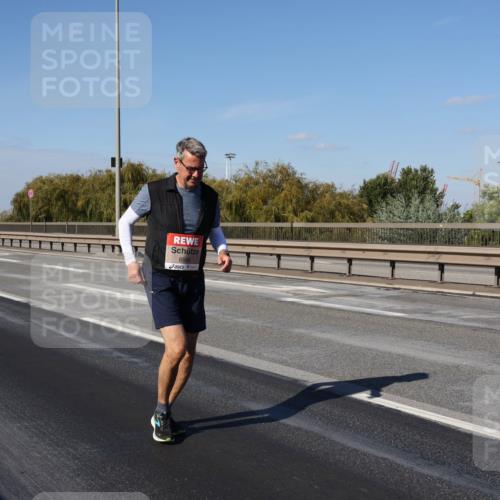 03.10.2025 - Köhlbrandbrückenlauf Julia Fischer http://msf.ph/oto/9016904 03.10.2025 13:20:46 Position 3 6695 meine-sportfotos.de