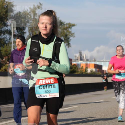 03.10.2025 - Köhlbrandbrückenlauf Luisa Fischer http://msf.ph/oto/9016907 03.10.2025 11:02:53 Position 3 2886, 2885, 1503 meine-sportfotos.de