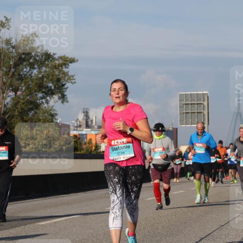 03.10.2025 - Köhlbrandbrückenlauf Luisa Fischer http://msf.ph/oto/9016916 03.10.2025 11:02:54 Position 3 3239 meine-sportfotos.de