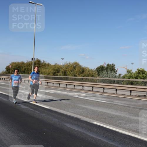 03.10.2025 - Köhlbrandbrückenlauf Julia Fischer http://msf.ph/oto/9016920 03.10.2025 13:21:00 Position 3  meine-sportfotos.de