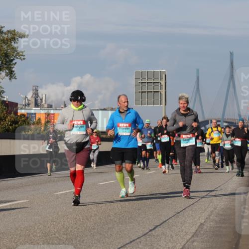 03.10.2025 - Köhlbrandbrückenlauf Luisa Fischer http://msf.ph/oto/9016931 03.10.2025 11:02:55 Position 3  meine-sportfotos.de