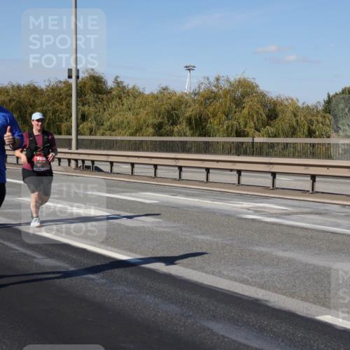 03.10.2025 - Köhlbrandbrückenlauf Julia Fischer http://msf.ph/oto/9016937 03.10.2025 13:21:06 Position 3 4778 meine-sportfotos.de