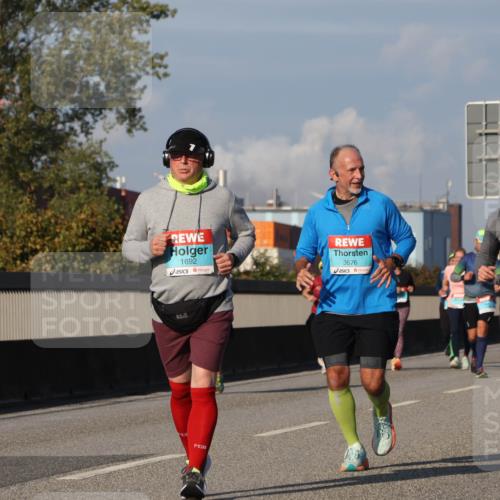 03.10.2025 - Köhlbrandbrückenlauf Luisa Fischer http://msf.ph/oto/9016943 03.10.2025 11:02:57 Position 3 1692, 3676, 2421 meine-sportfotos.de