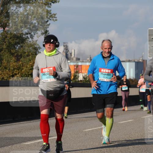 03.10.2025 - Köhlbrandbrückenlauf Luisa Fischer http://msf.ph/oto/9016947 03.10.2025 11:02:57 Position 3 1692, 3676, 2421 meine-sportfotos.de