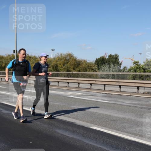 03.10.2025 - Köhlbrandbrückenlauf Julia Fischer http://msf.ph/oto/9016972 03.10.2025 13:21:44 Position 3  meine-sportfotos.de