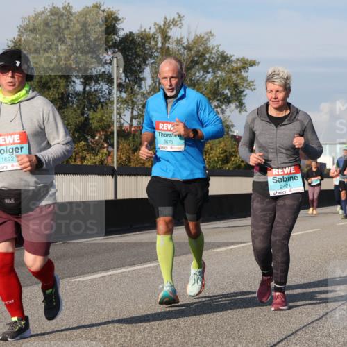 03.10.2025 - Köhlbrandbrückenlauf Luisa Fischer http://msf.ph/oto/9016974 03.10.2025 11:03:00 Position 3 1692, 3676, 2421 meine-sportfotos.de