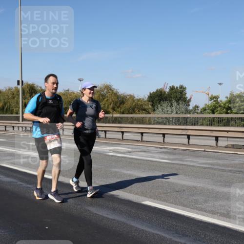 03.10.2025 - Köhlbrandbrückenlauf Julia Fischer http://msf.ph/oto/9016975 03.10.2025 13:21:44 Position 3  meine-sportfotos.de