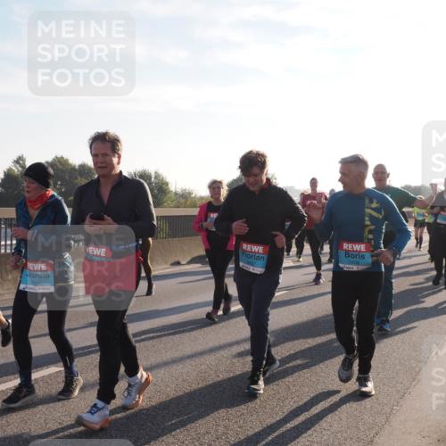 03.10.2025 - Köhlbrandbrückenlauf Fabian Wolf http://msf.ph/oto/9016979 03.10.2025 09:26:26 Position 3 2504, 2442, 3437, 3438 meine-sportfotos.de