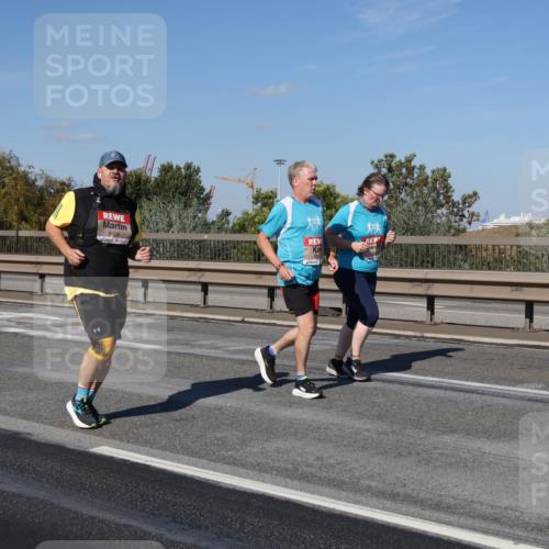 03.10.2025 - Köhlbrandbrückenlauf Julia Fischer http://msf.ph/oto/9016993 03.10.2025 13:21:54 Position 3 1, 4906 meine-sportfotos.de