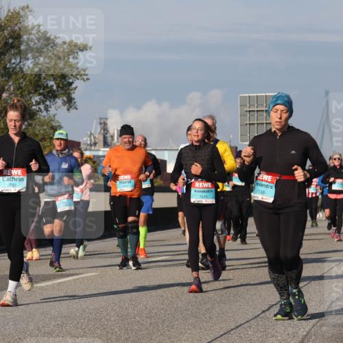 03.10.2025 - Köhlbrandbrückenlauf Luisa Fischer http://msf.ph/oto/9016994 03.10.2025 11:03:05 Position 3 2051, 1615, 1538 meine-sportfotos.de