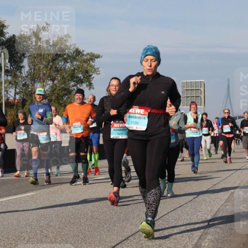 03.10.2025 - Köhlbrandbrückenlauf Luisa Fischer http://msf.ph/oto/9017012 03.10.2025 11:03:07 Position 3 2051, 1615, 1538 meine-sportfotos.de