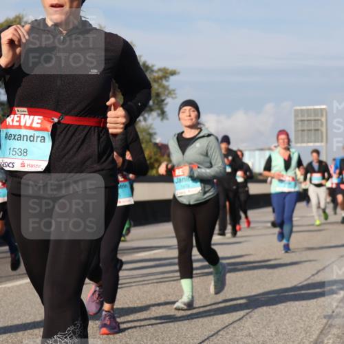 03.10.2025 - Köhlbrandbrückenlauf Luisa Fischer http://msf.ph/oto/9017021 03.10.2025 11:03:08 Position 3 1538, 1479 meine-sportfotos.de