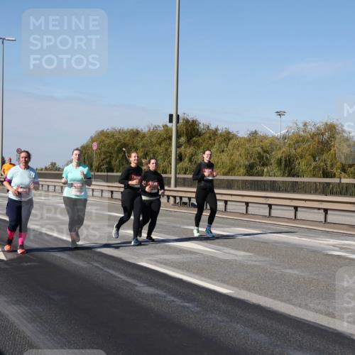 03.10.2025 - Köhlbrandbrückenlauf Julia Fischer http://msf.ph/oto/9017024 03.10.2025 13:22:14 Position 3  meine-sportfotos.de