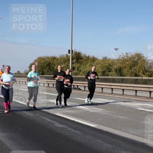03.10.2025 - Köhlbrandbrückenlauf Julia Fischer http://msf.ph/oto/9017027 03.10.2025 13:22:14 Position 3  meine-sportfotos.de