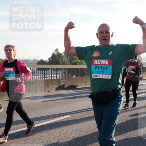 03.10.2025 - Köhlbrandbrückenlauf Fabian Wolf http://msf.ph/oto/9017038 03.10.2025 09:26:29 Position 3 2379, 2516, 2272 meine-sportfotos.de